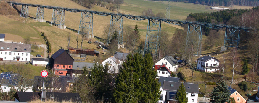 Blick Auf Die Bogenbrucke Markersbach